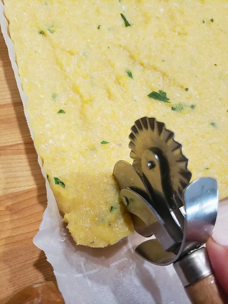 cut polenta into rectangles
