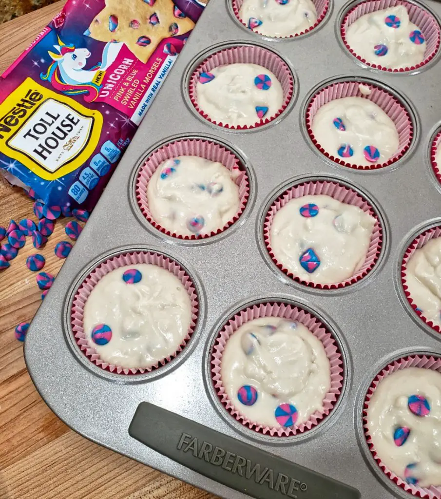 fill cupcake liners 2/3 full "vanilla unicorn cupcakes"