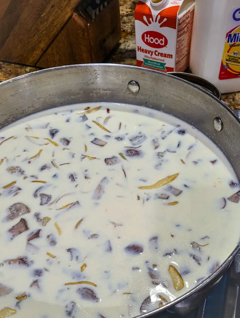 image of thin cream sauce in skillet